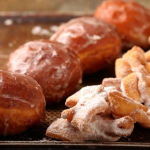 Tłusty Czwartek: Jak przyjemnie spalić kalorie z pączków bez wychodzenia z domu                      