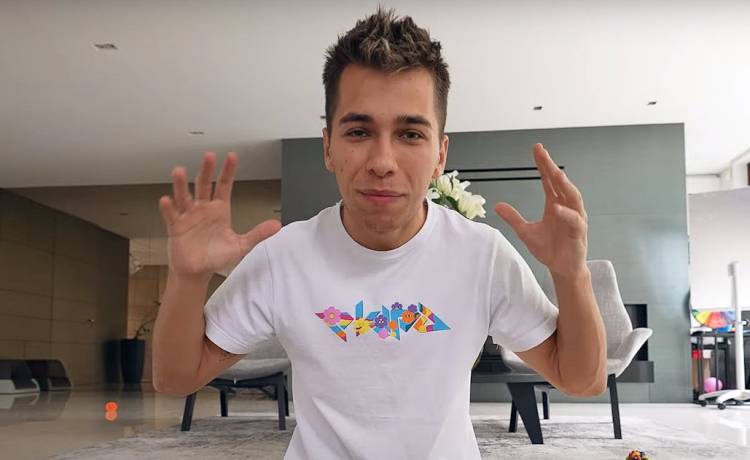 Friz tworzy nowy projekt! Chce pomóc początkującym twórcom rozwinąć swoją karierę