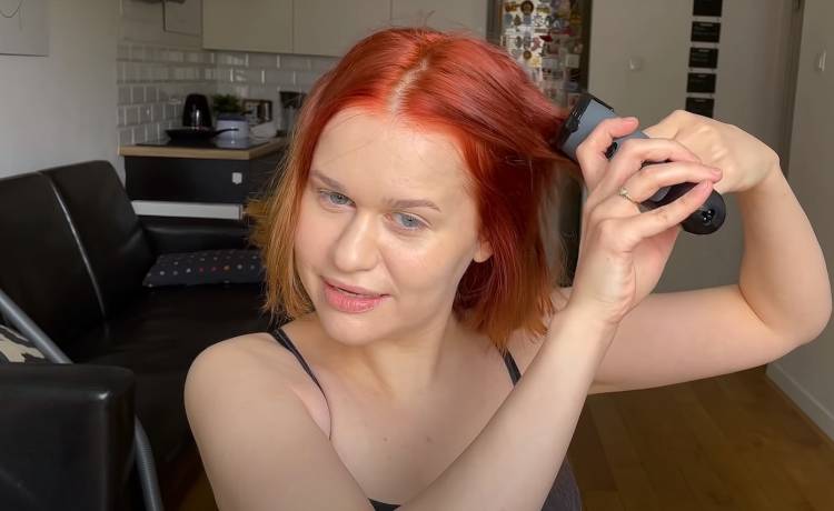 Youtuberka zgoliła włosy. Fani zachwyceni metamorfozą influencerki. „Złota kobieta nabiera nowego znaczenia!”