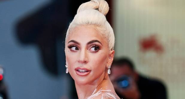 Zaskakująca metamorfoza Lady Gagi! Na MET Gali 2019 piosenkarka pojawiła się w aż czterech oryginalnych kreacjach