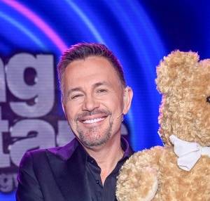 Krzysztof Ibisz wybrał się na spacer z synem. Fani pod wrażeniem stylu! "Super" [WIDEO]