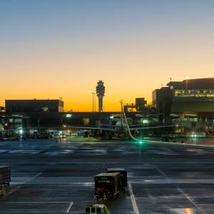 Dane nie pozostawiają wątpliwości. W 2025 to te lotniska przeżywały oblężenie 