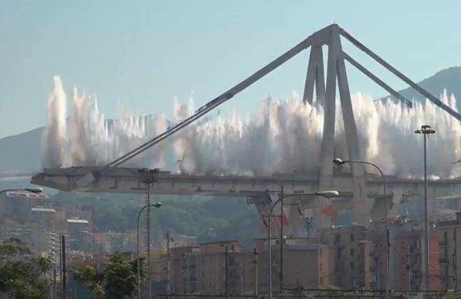 Wysadzono filary zawalonego mostu w Genui [ZOBACZ WIDEO]                                                          