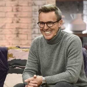 Maciej Kurzajewski zniknął z "Pytania na śniadanie". Teraz wraca na antenę TVP jako prowadzący            