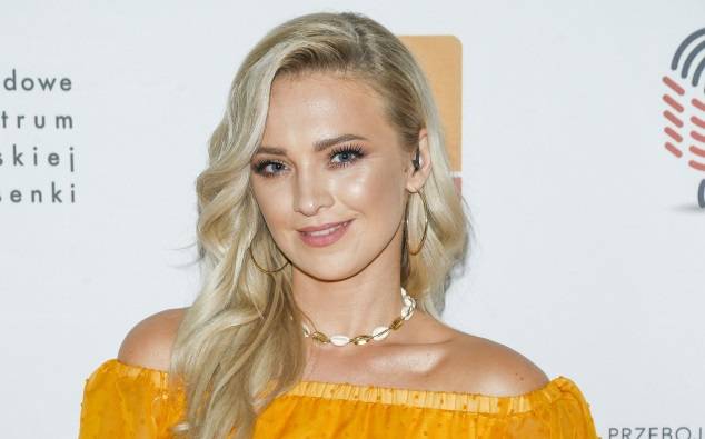 Barbara Kurdej-Szatan w zaawansowanej ciąży na najnowszych zdjęciach. Fani: "Wyglądasz kwitnąco"