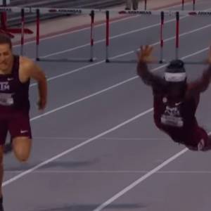 Biegacz zakończył wyścig niczym Superman! Ostatni odcinek przeleciał! [WIDEO]