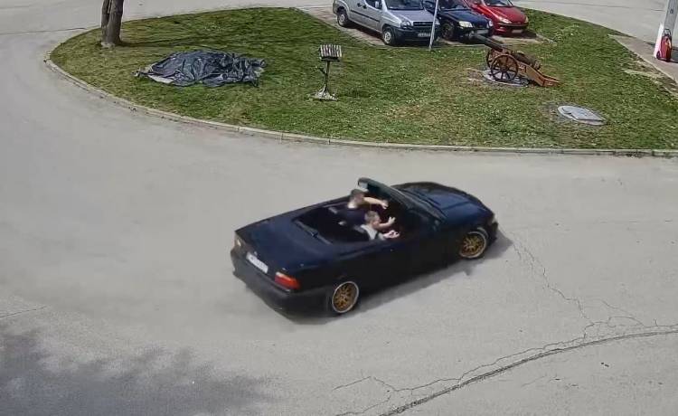 Popisowy wyczyn i podpis na mandacie! 21-latek zakończył drift przed radiowozem [WIDEO]