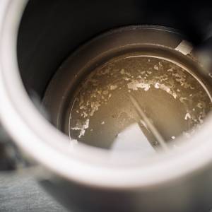 Jak usunąć kamień w czajniku bez octu? O tym możesz nie wiedzieć!