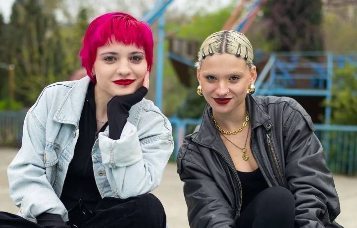 Trafiły na siebie przypadkiem w wieku 19 lat. Okazało się, że są bliźniaczkami