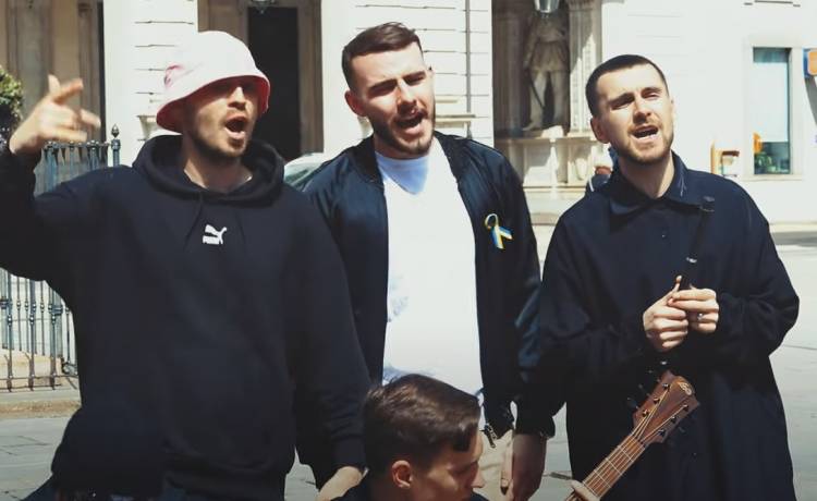 Eurowizja. Krystian Ochman śpiewa z reprezentantami Ukrainy. Niewiarygodny występ w Turynie! [WIDEO]