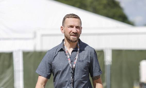 To pytanie o rozstanie z Martyną Wojciechowską sprowokowało Przemka Kossakowskiego? Dziennikarz nie szczędził słów w odpowiedzi!