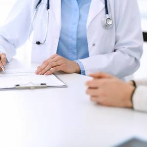 Podwyższona prolaktyna – co oznacza i dlaczego warto ją kontrolować?