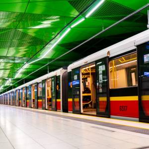 Metro Warszawskie sparaliżowane! Dwie osoby weszły do tunelu