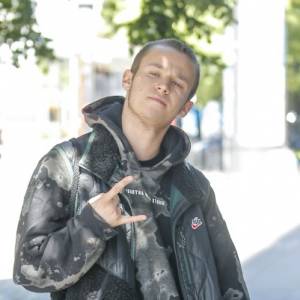 Xavier Wiśniewski w miłosnym uniesieniu z dziewczyną. To siostra Sebastiana Fabijańskiego [FOTO]