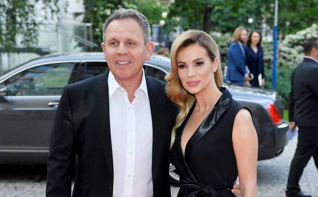 Izabela Janachowska i Krzysztof Jabłoński pojawili się na gali wręczenia Nagród Polskiej Rady Biznesu. Zobacz jak wygląda prezenterka dwa tygodnie po porodzie 