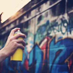 Za rysunek odpowie przed sądem. Policjanci złapali go na gorącym uczynku [FOTO]    