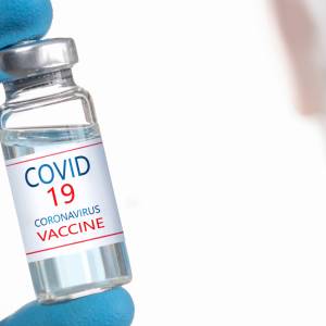 Ta szczepionka nie wymaga igieł! To innowacyjny preparat przeciwko wirusowi Covid-19. Uczeni wyjaśniają...