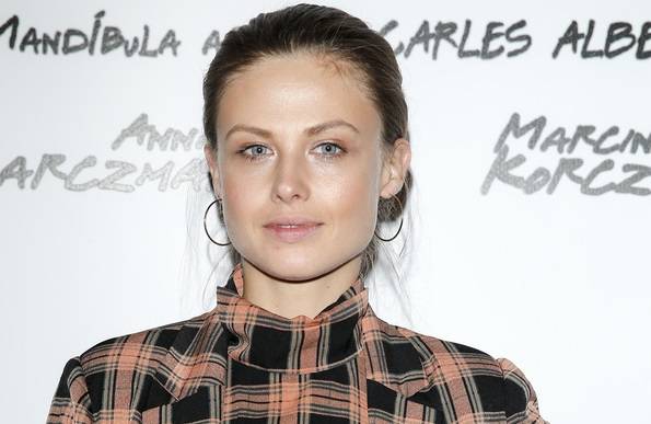 Gwiazda "Na dobre i na złe" nago. Zmysłowy kadr Anny Karczmarczyk trafił do sieci                                                  