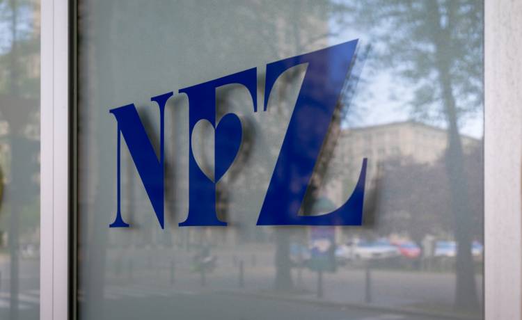 Komunikat NFZ, fot. Shutterstock