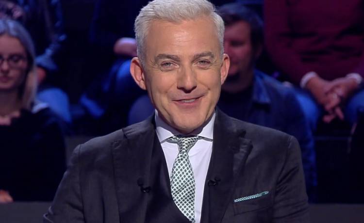 Mur w Australii - przed czym chroni? Globus hystericus - co to? Kto komu w samolocie pierwszy zakłada maskę tlenową? 