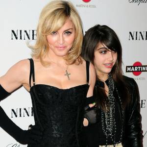 Córka Madonny debiutuje na Instagramie gorącą fotografią! 24-letnia Lourdes Leon pozuje w bieliźnie