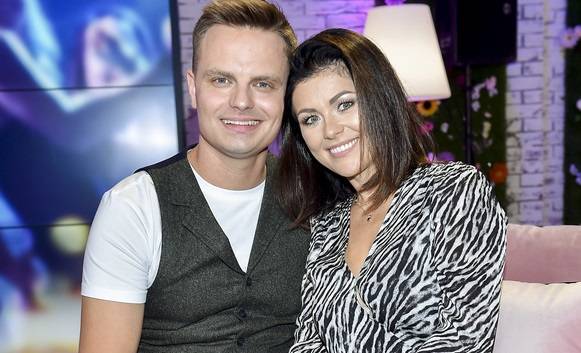 Katarzyna Cichopek z mężem na zdjęciu sprzed lat. Para świętuje dziś rocznicę ślubu!                                            