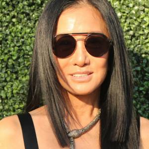 Ma 70 lat, a wygląda jak nastolatka! Niesamowite zdjęcia Very Wang podbiją Internet!