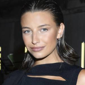 Julia Wieniawa z tatą. Aktorka pokazała rodzinną fotografię. Jak wygląda Konrad Wieniawa-Narkiewicz? 