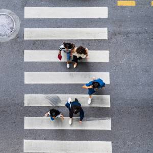 W pełni bezpieczne przejścia dla pieszych? Kanadyjskie miasto wprowadziło je na swoje drogi. Zobacz, jak niesamowicie wyglądają!