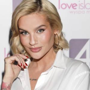 "Love Island 7". Widzowie nie wierzą w słowa Karoliny Gilon i lektora? Chodzi o Adama! "To nieprofesjonalne"