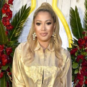 Patricia Kazadi kusi w negliżu. Na nagie ciało narzuciła tylko szlafrok. Nie zakrył wiele [FOTO]