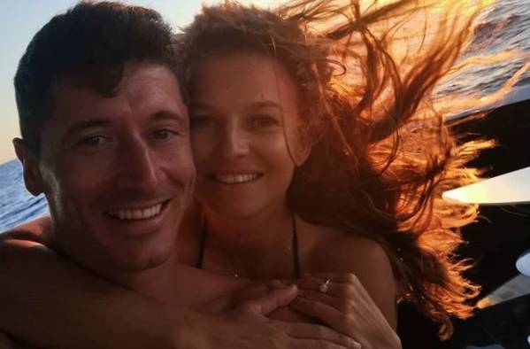 Anna Lewandowska opublikowała w sieci wyjątkową fotografię córek. "Piękny obrazek" - komentują zachwyceni fani