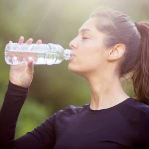 Ile wody musisz pić, żeby tracić na wadze?