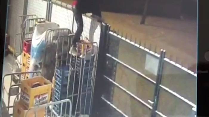 Złodziej, którego pokonał... płot. Monitoring uwiecznił "wielką" ucieczkę [WIDEO]