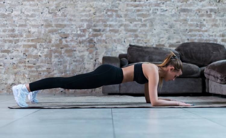 Ile wytrzymasz w planku? Rekord świata to 9 godzin, fot. Shutterstock