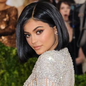 Kylie Jenner w skąpym bikini. Celebrytka zachwyca figurą na gorącej fotografii. "Perfekcyjna"