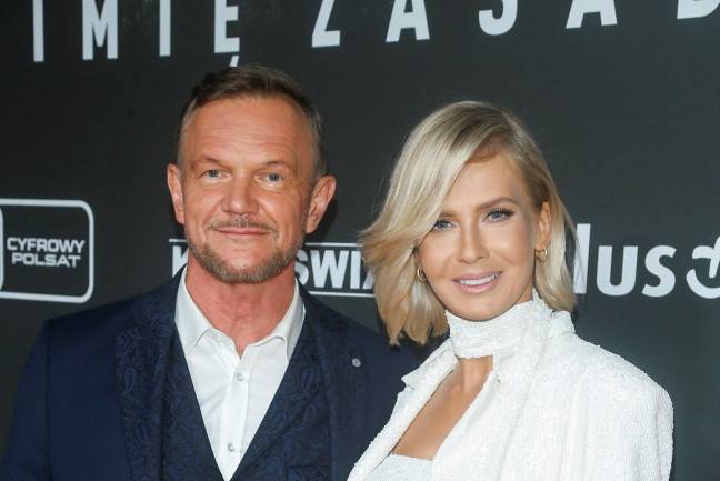 Cezary Pazura zaskoczył żonę przy porannej toalecie. Podarował jej imieninowy prezent
