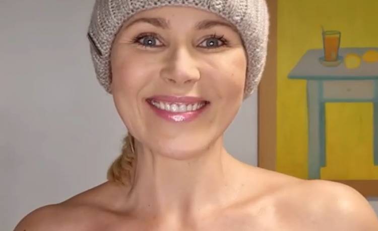 Anna Samusionek morsuje bez bielizny. Pokazała za dużo? "Niech się wstydzi ten, kto widzi"