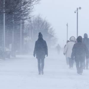 "Atak zimy" w Polsce. IMGW ostrzega przed niebezpieczną pogodą!