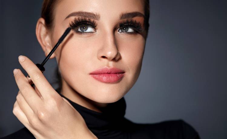 Ten makijaż to prawdziwy hit na TikToku. Wykonasz go w zaledwie kilka minut! [WIDEO]