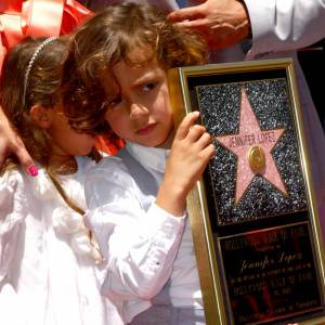 Dzieci J. Lo powitają niedługo rodzeństwo. Słodkie zdjęcia pokazał ich ojciec