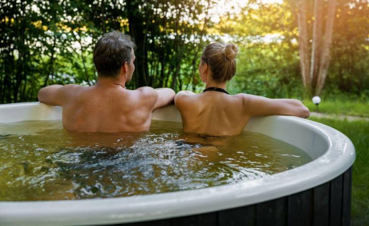 10 korzyści z posiadania własnego jacuzzi ogrodowego. To Cię zaskoczy!