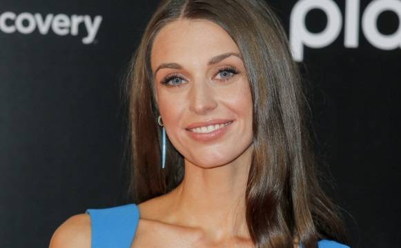 Julia Kamińska odważnie prezentuje niemal roznegliżowane ciało. "Bosko" [ZDJĘCIE]