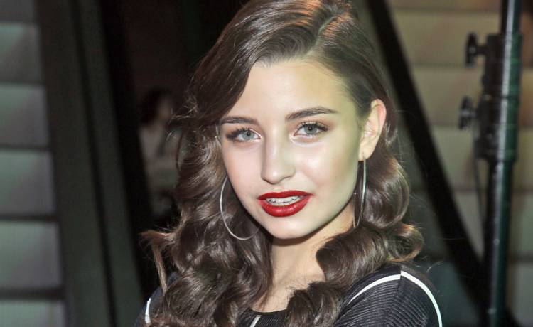 "Rodzinka.pl" wraca? Julia Wieniawa i Wiktoria Gąsiewska pokazały wideo! "Rodzinkowy reunion"