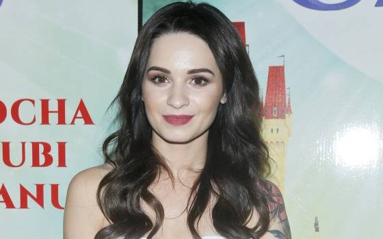 Ewelina Lisowska pokazała, jak zmieniła się jej twarz. Internauci komentują "nowy" wygląd piosenkarki [WIDEO]