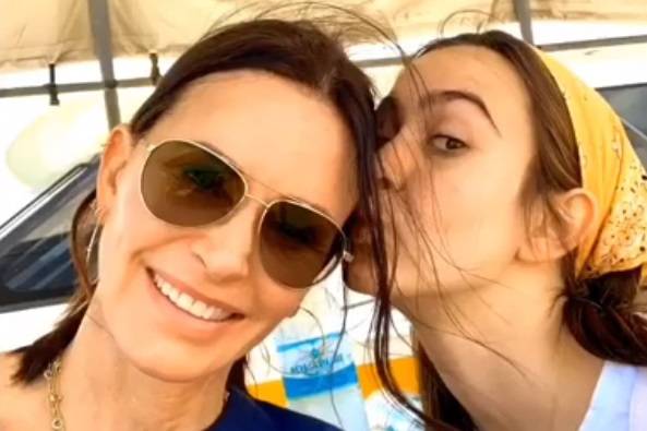 Nastoletnia córka Courteney Cox w kreacji mamy sprzed lat. Fani zachwyceni!