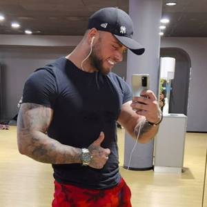 Chris z "Hotelu Paradise" ma nową dziewczynę! Kim jest jego ukochana?                 