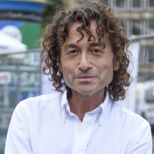 Piotr Rubik pokazał córkę! Muzyk tańczy z 11-latką świąteczny układ [WIDEO]