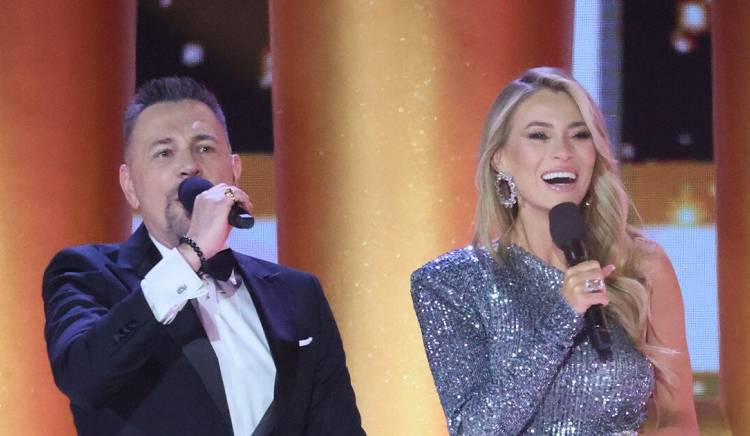 Marcelina Zawadzka i Krzysztof Ibisz jako prowadzący koncert sylwestrowy telewizji Polsat w 2023 roku. Fot. Pawel Wodzynski/East News
