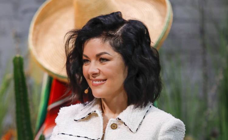 Katarzyna Cichopek zatańczyła przed kamerą. Nie do wiary, jakie buty wybrała! "Klapki najlepsze" [WIDEO]